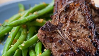 Côtelettes d'agneau grillées à la moutarde