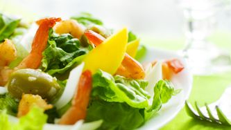 Crevettes tandoori et salade de mangues