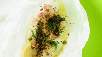 Filets de sole en papillote avec julienne de légumes au citron et à l'aneth