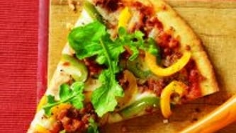 Pizza piquante à la saucisse