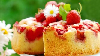Pouding aux fraises et à la noix de coco