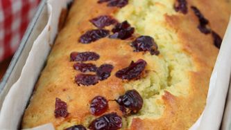 Pouding au pain aux canneberges