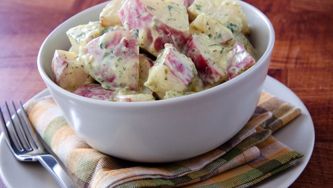 Salade de grelots, oignon et poivrons