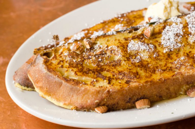 Pain doré à l'orange et aux amandes