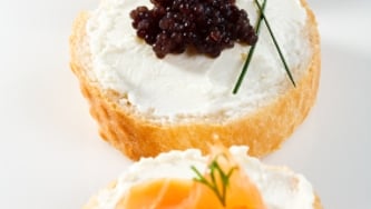 Croustades aux oeufs de truite ou de corégone