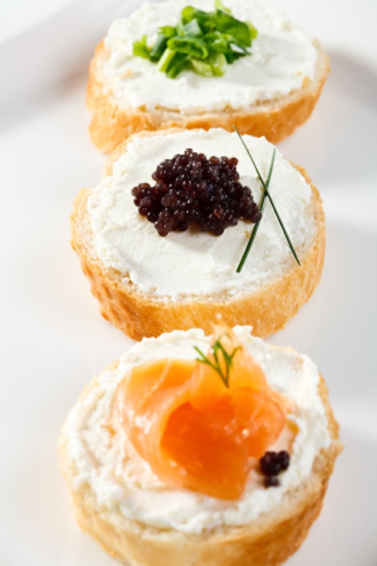 Croustades aux oeufs de truite ou de corégone