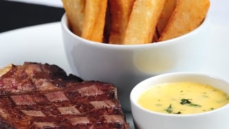 Entrecôte grillée, sauce béarnaise