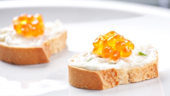 Délices de fromage de chèvre et caviar