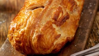 Rôti de blanc de dinde en croûte