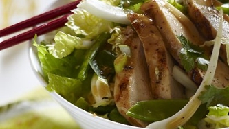 Salade de poulet au miel et à la moutarde
