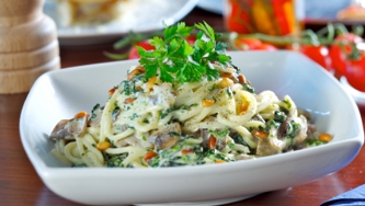 Fettuccine à la crème aux noisettes et à l'orange