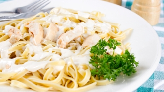 Fettuccine au poulet à la crème allégée
