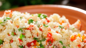 Salade de couscous aux pois mange-tout