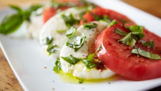 Salade de tomates et de bocconcini