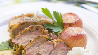 Filets d'agneau gratinés au paillot de chèvre