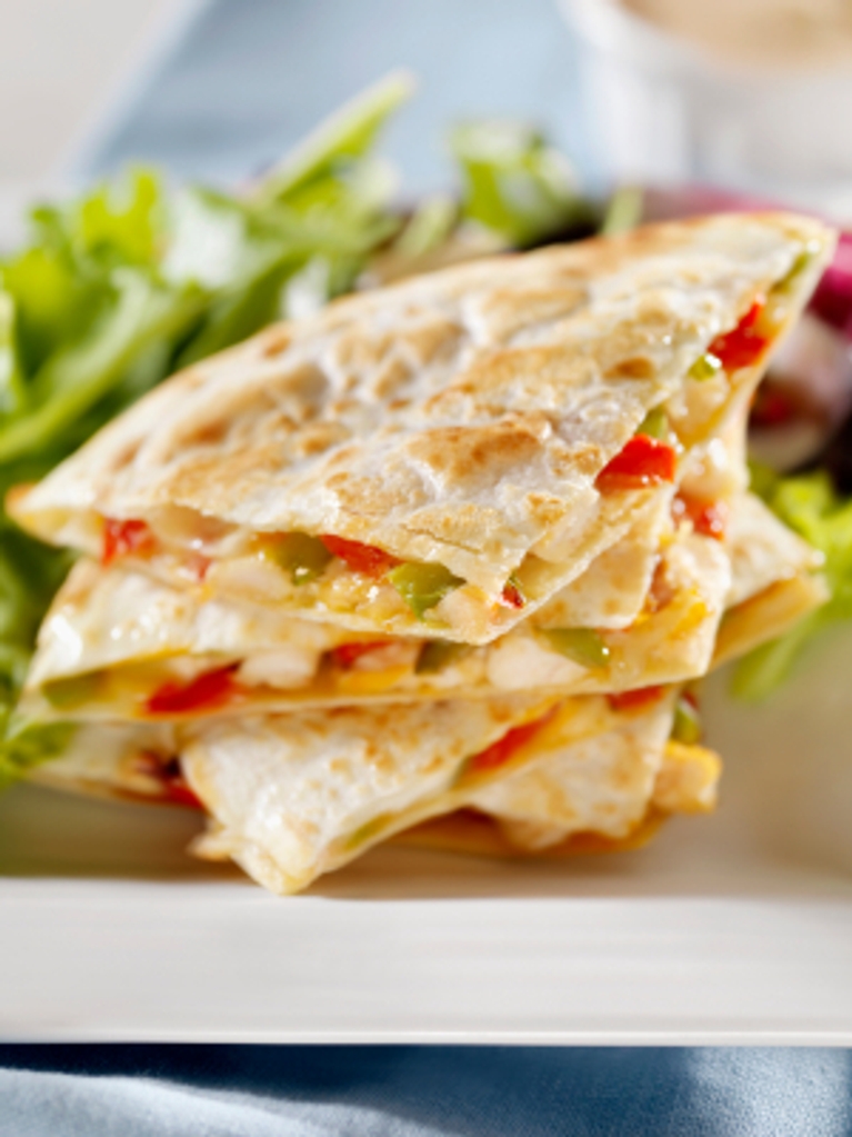 Quesadillas croustillantes aux poivrons rouges rôtis