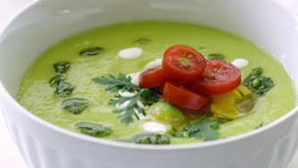Soupe froide au concombre et à l'avocat