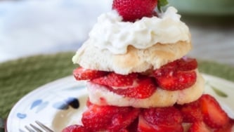 Gâteau aux fraises et à la crème