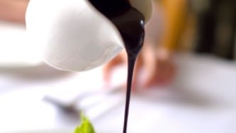 Sauce chaude au chocolat et aux framboises