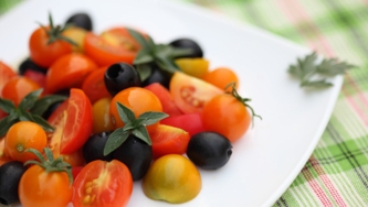 Tomates et olives épicées