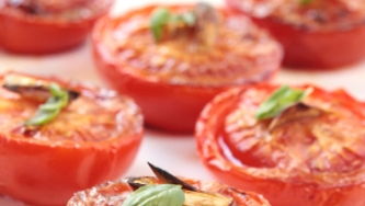 Quartiers de tomates rôtis