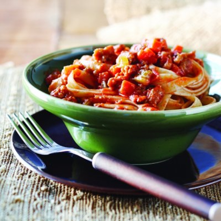 Sauce italienne aux saucisses et aux tomates