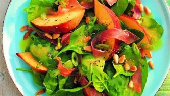Salade de pêches thaï