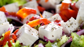 Salade piquante au féta et aux poivrons