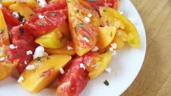 Salade de tomates et de pêches