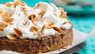 Gâteau glacé mousse au chocolat et meringue