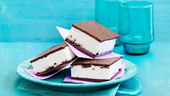 Sandwichs de brownies à la crème glacée
