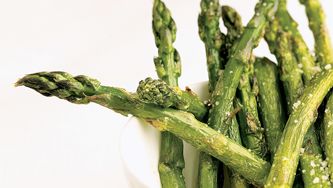 Asperges au beurre et au parmesan