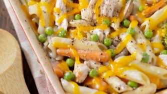 Penne au poulet et aux petits légumes