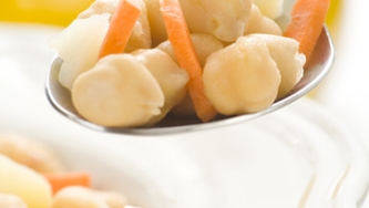 Salade tunisienne dorée aux pois chiches et aux carottes