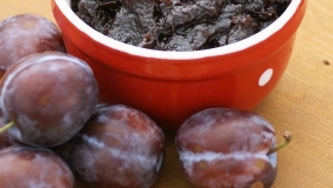 Confitures de prunes à la menthe