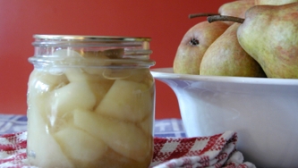Poires aux vinaigre, vin blanc, anis et piment