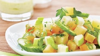 Salade de betteraves jaunes, vinaigrette au fromage de chèvre par Alexandre Loiseau