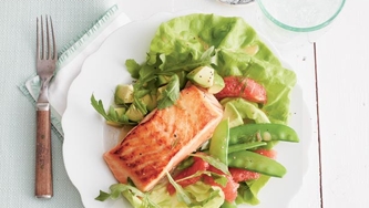 Salade au saumon rôti et au pamplemousse rouge