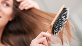 Nettoyer sa brosse à cheveux