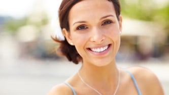 Trucs pour blanchir les dents et les yeux