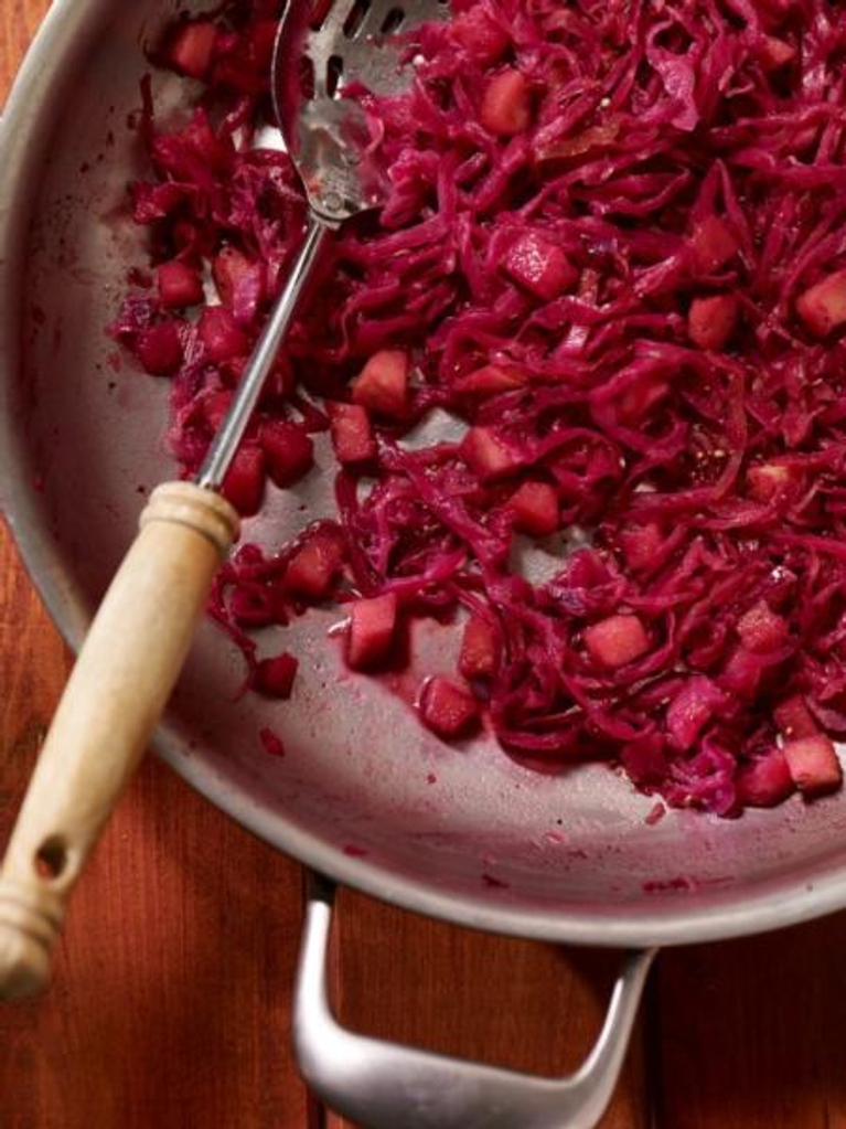 Chou rouge braisé aigre-doux aux pommes