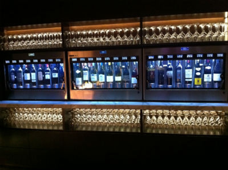 Le SIX Resto Lounge