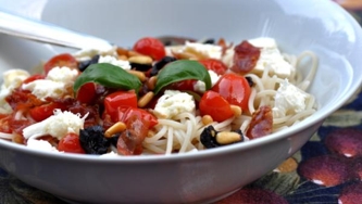 Pâtes aux tomates et aux olives (Josée Fournier)