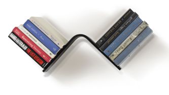 Des livres en apesanteur