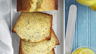 Cake au citron, au miel et aux graines de pavot
