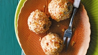 Raisins au chèvre et aux noix