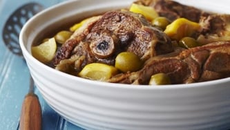 Tajine à l’agneau, aux olives et au citron confit