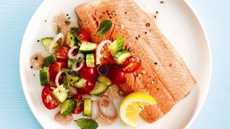 Salade de concombre, tomates cerises et menthe