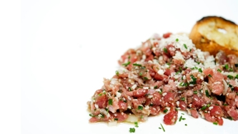 Out le sushi, in le tartare