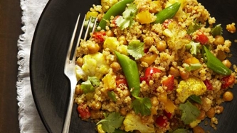 Curry de légumes rôtis et de quinoa